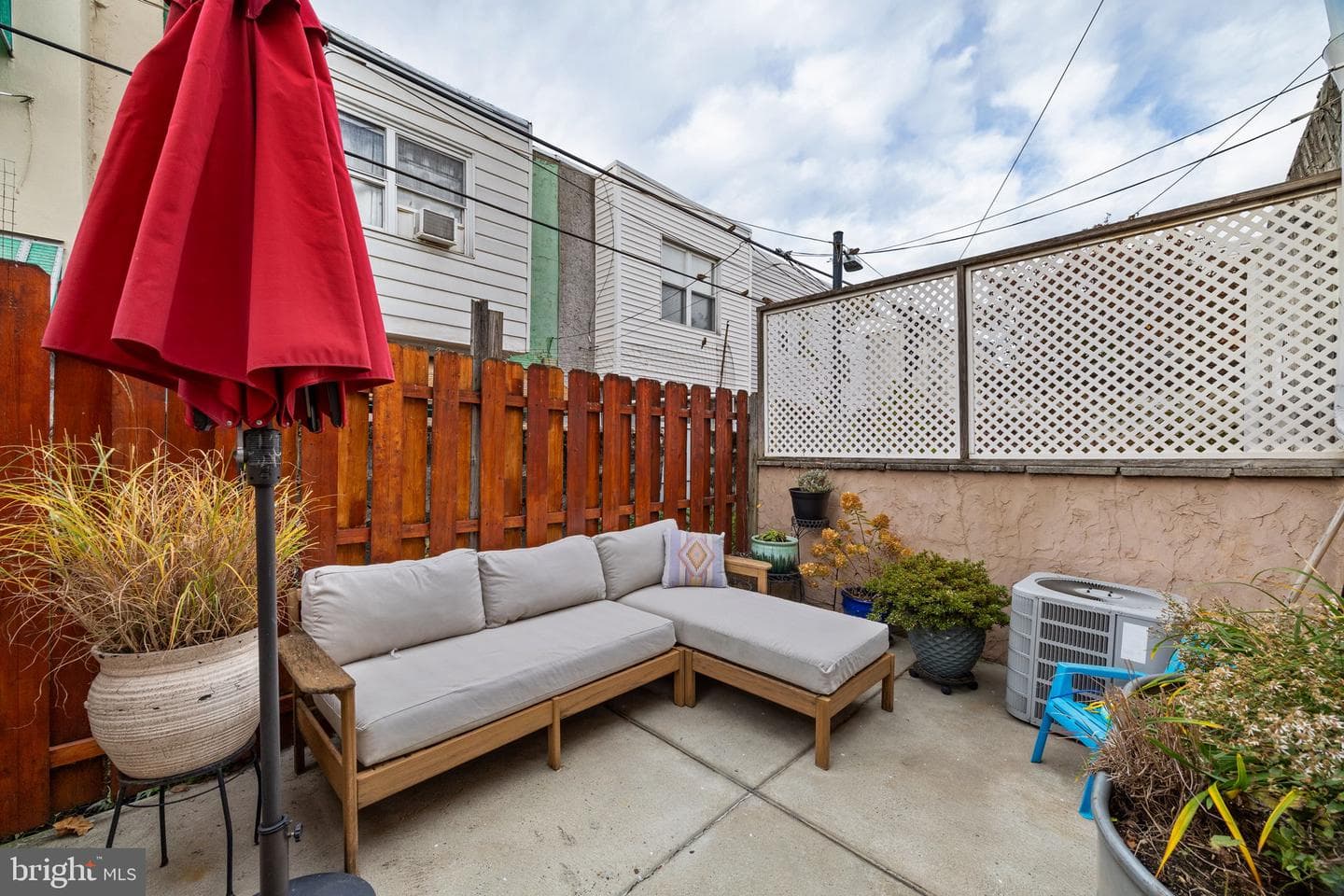 1928 S Iseminger Street photo 7