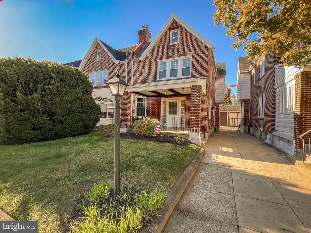 1208 Haworth Street photo 1