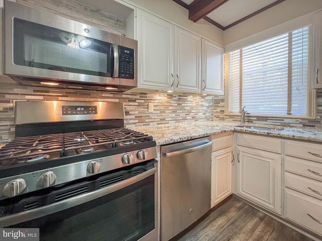 1208 Haworth Street photo 12