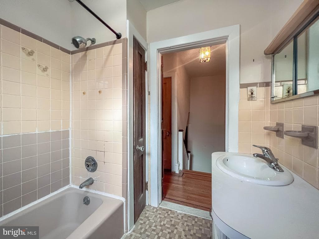 1208 Haworth Street photo 29