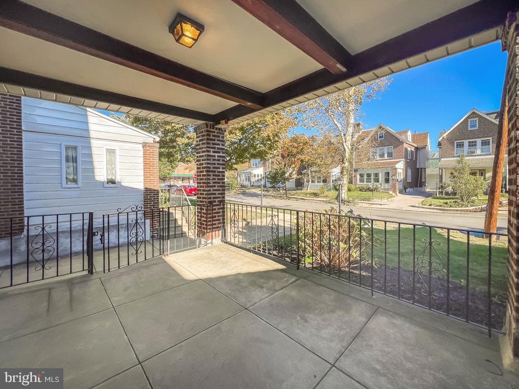 1208 Haworth Street photo 3