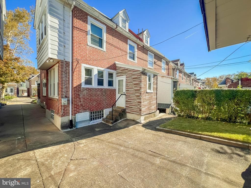 1208 Haworth Street photo 31
