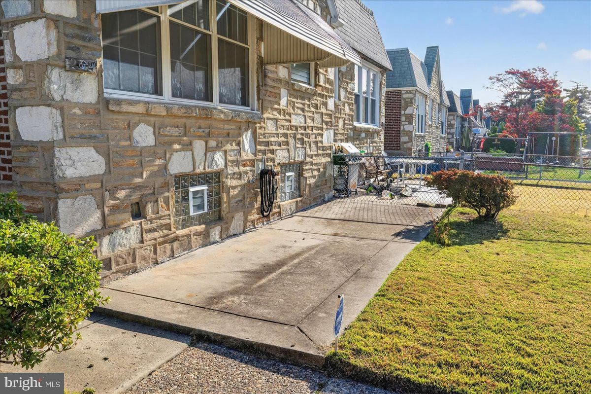 2321 Emerson Street photo 28