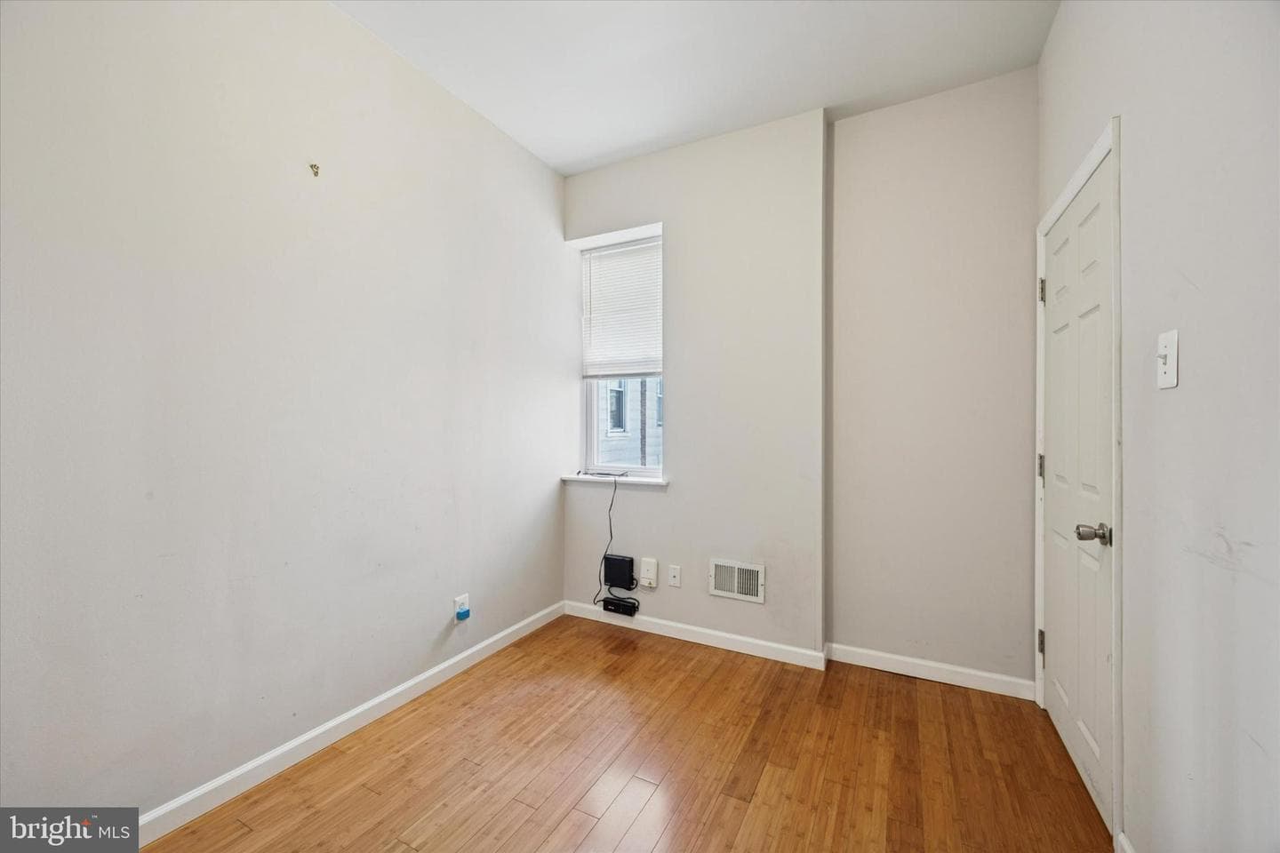 2142 S Hicks Street photo 10