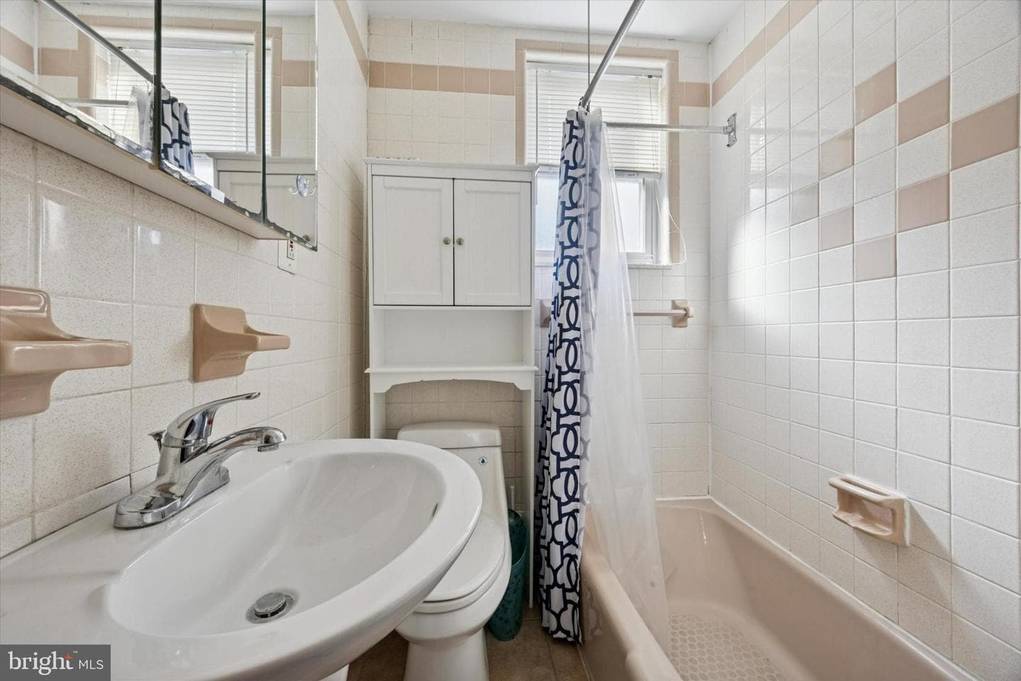 2142 S Hicks Street photo 11