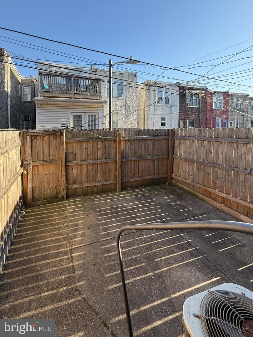 2831 Memphis Street photo 13