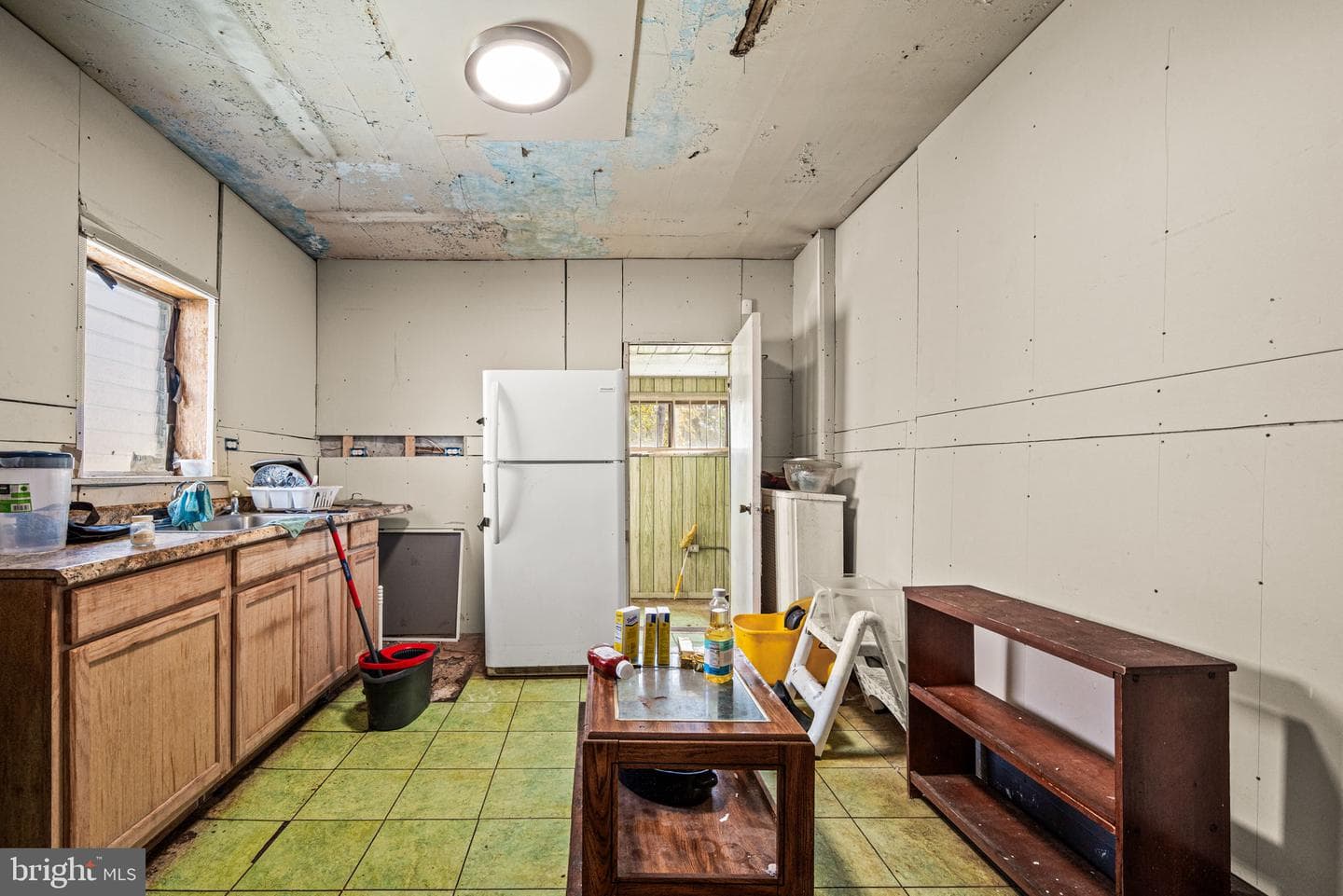 102 W Cliveden Street photo 10