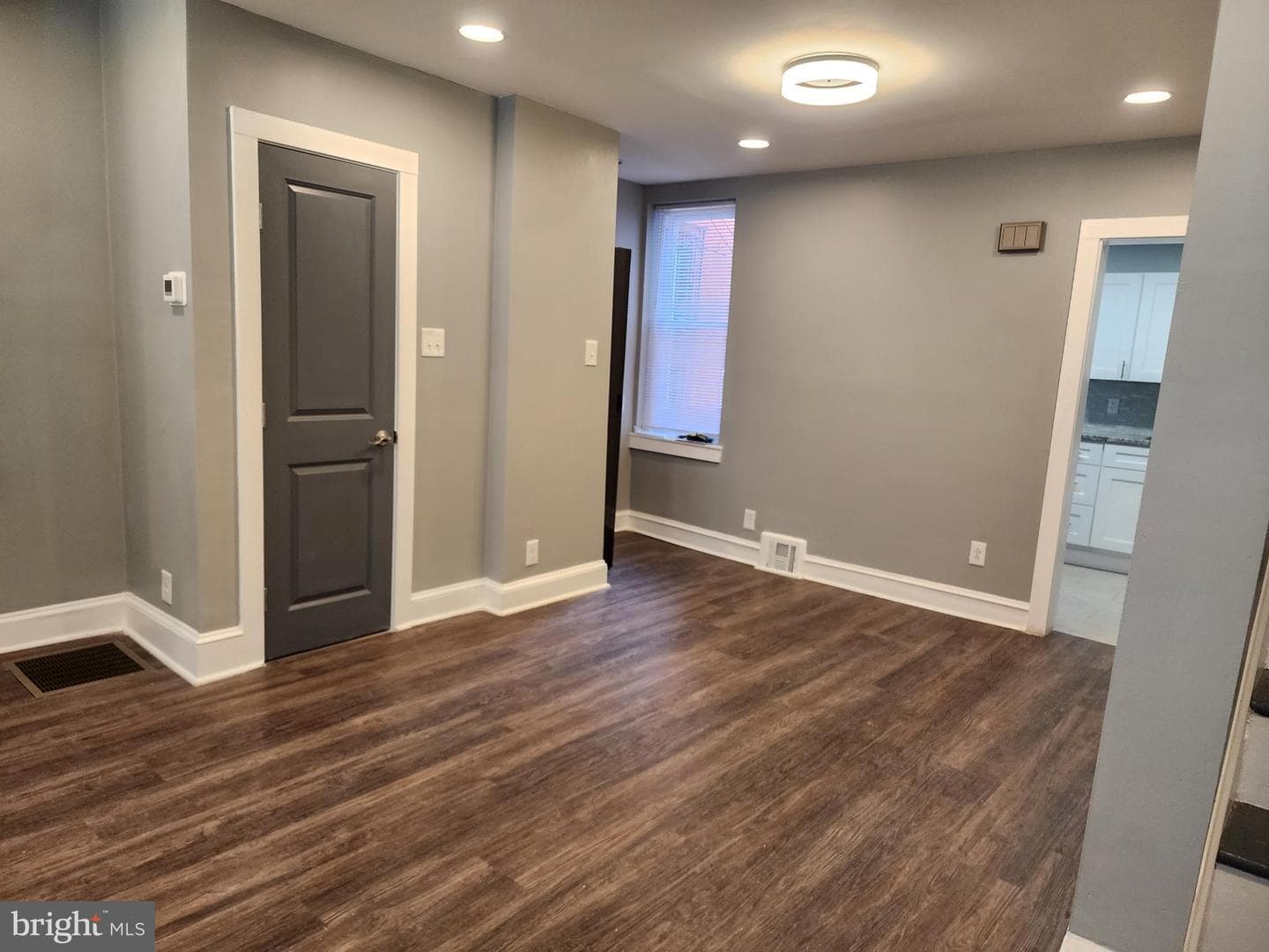 208 N Horton Street photo 5