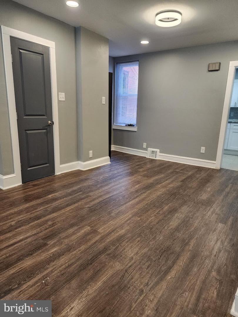 208 N Horton Street photo 7