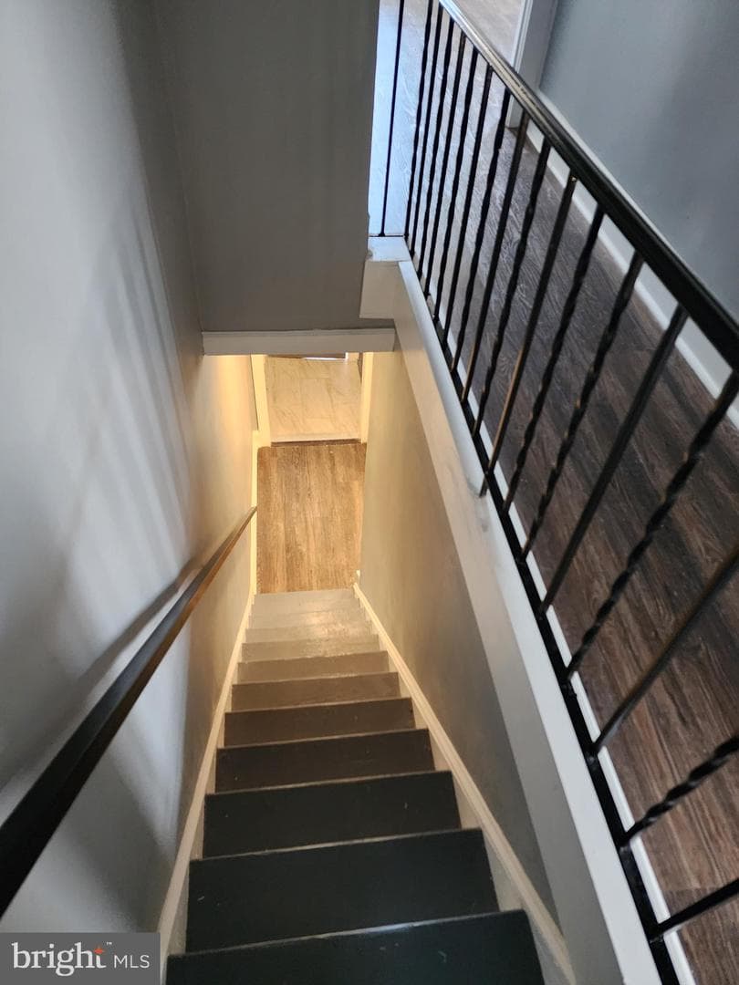 208 N Horton Street photo 8