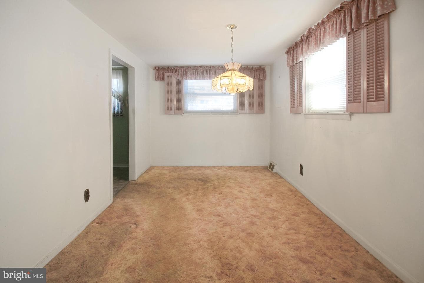 3427 Aubrey Avenue photo 10
