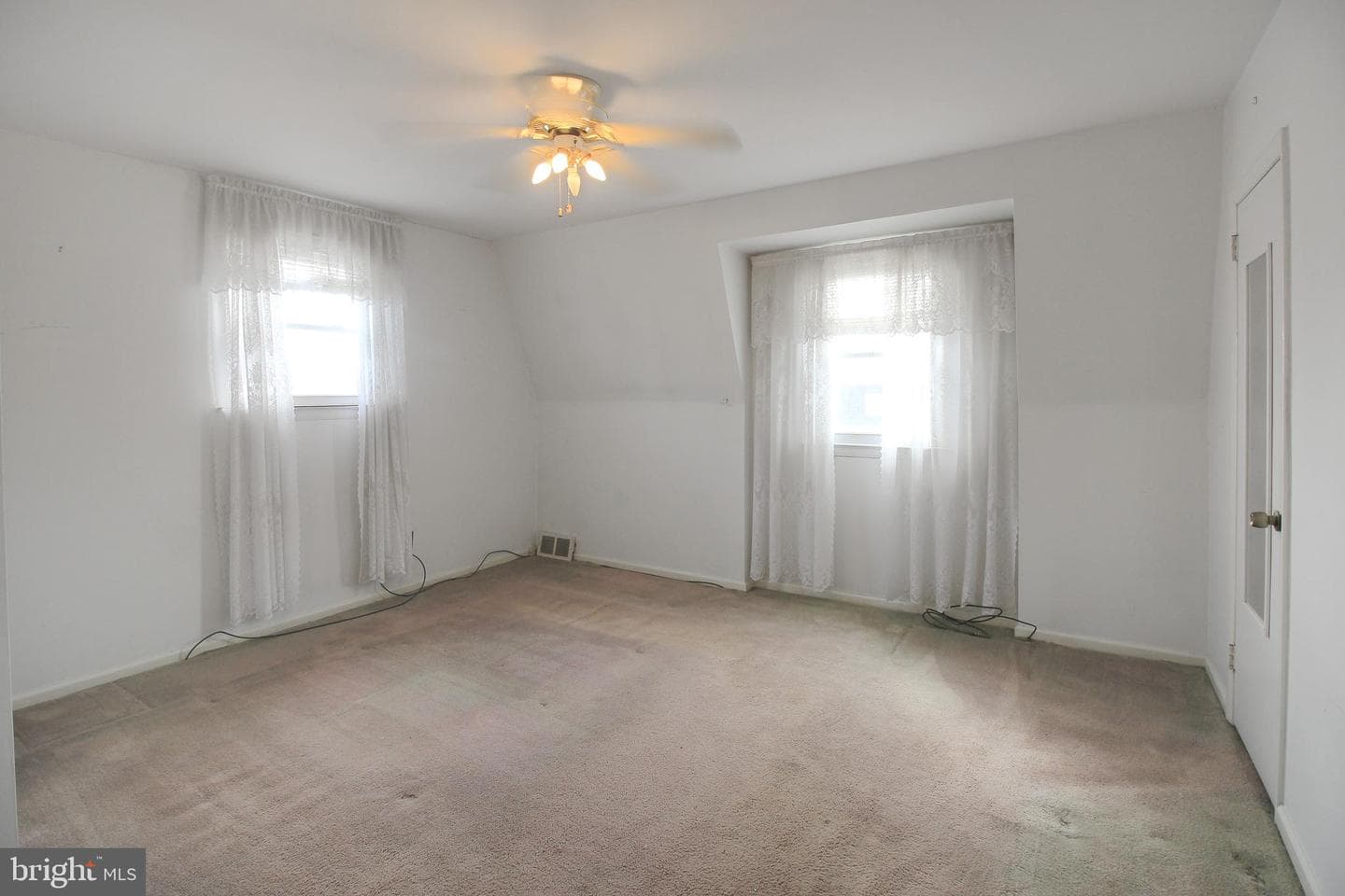 3427 Aubrey Avenue photo 16