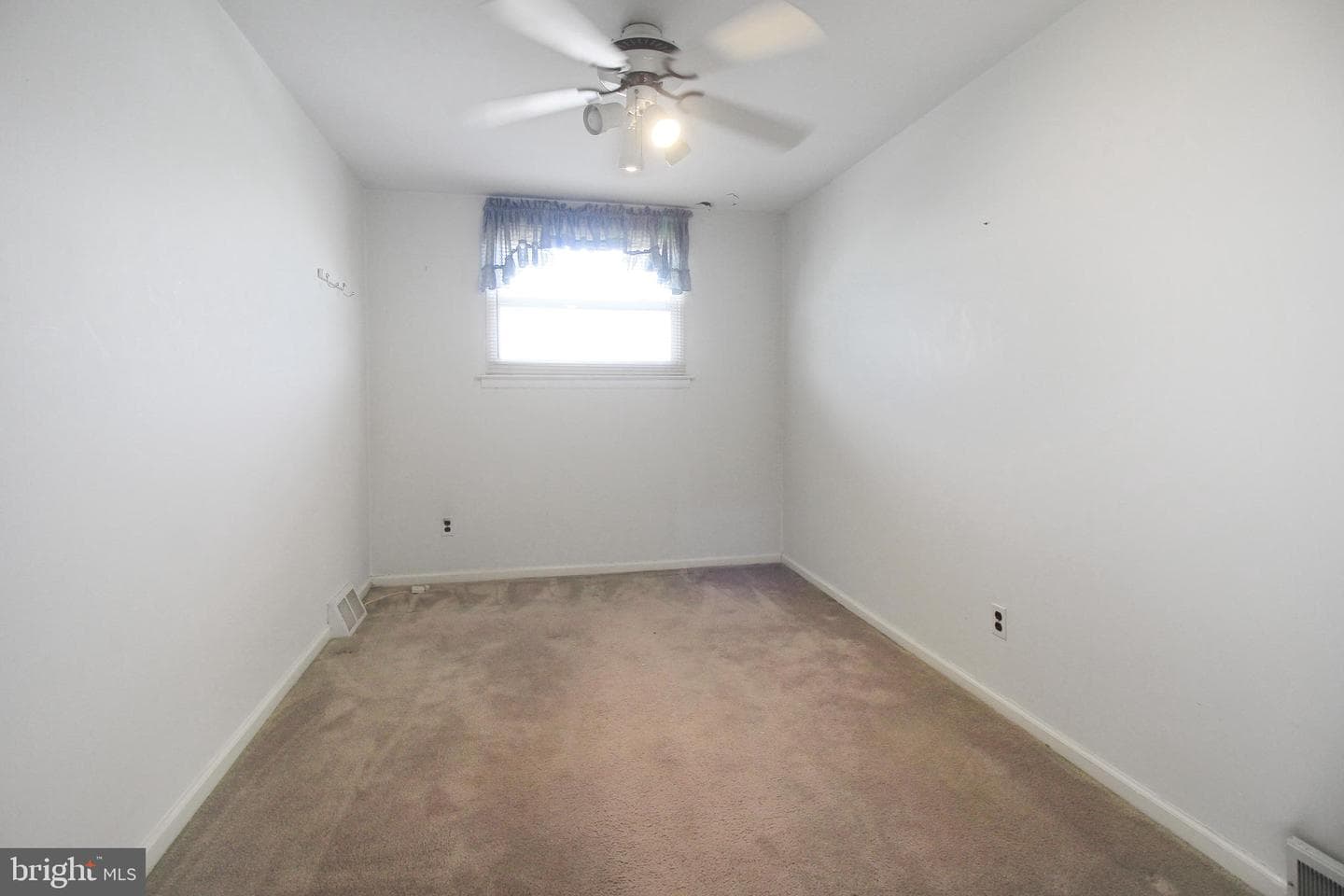 3427 Aubrey Avenue photo 18