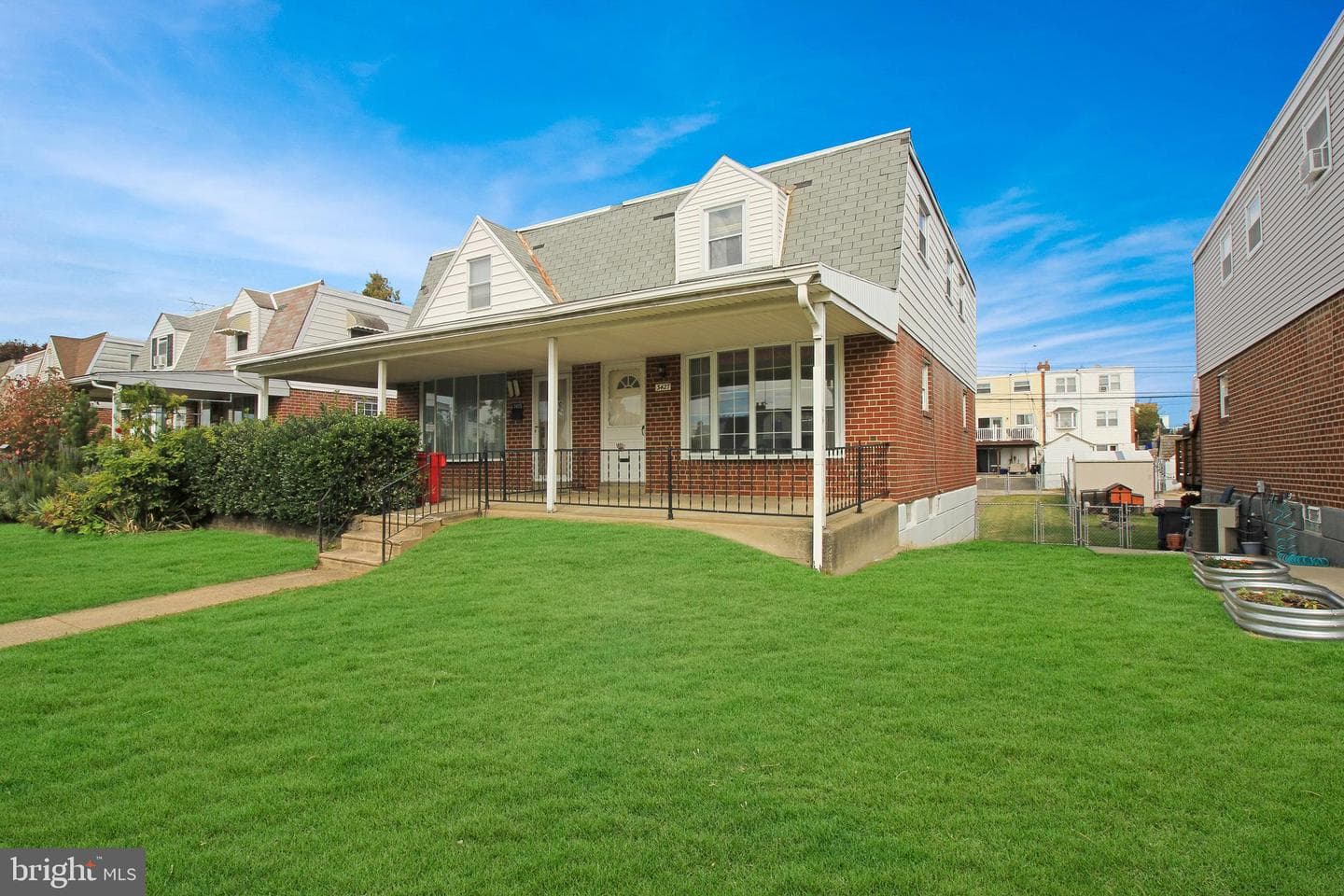 3427 Aubrey Avenue photo 2