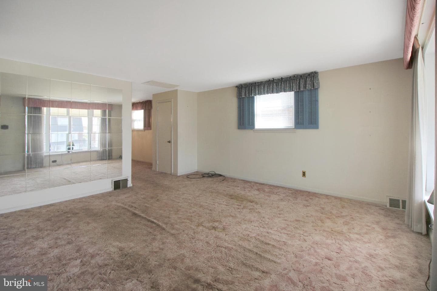 3427 Aubrey Avenue photo 8