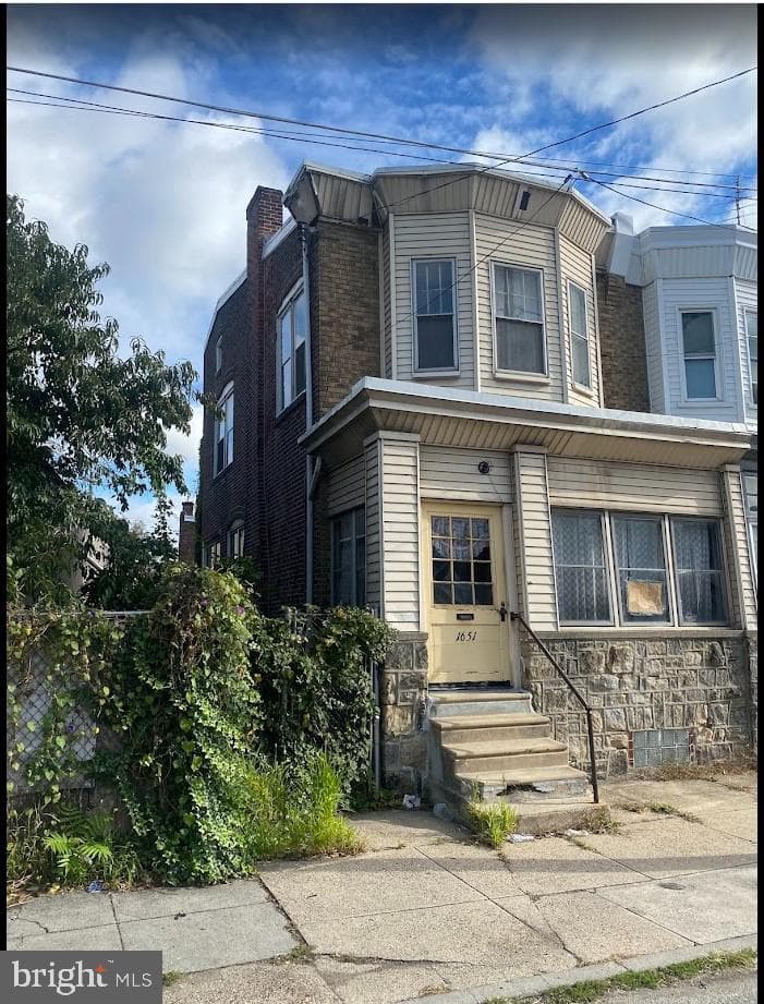 1651 Conklin Street photo 2