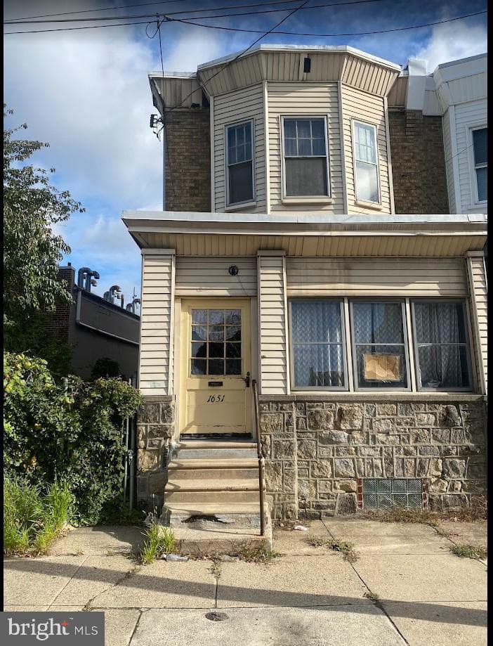 1651 Conklin Street photo 3