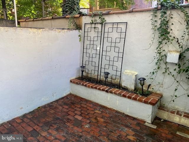 1028 Irving Street photo 4