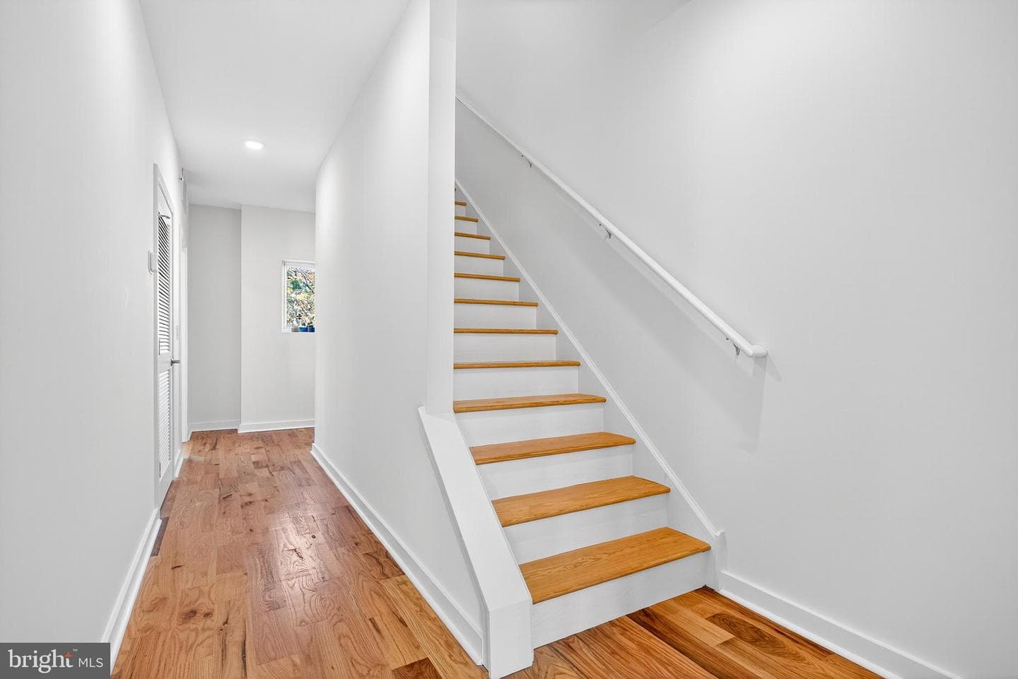 7019 Pipers Glen Way photo 25