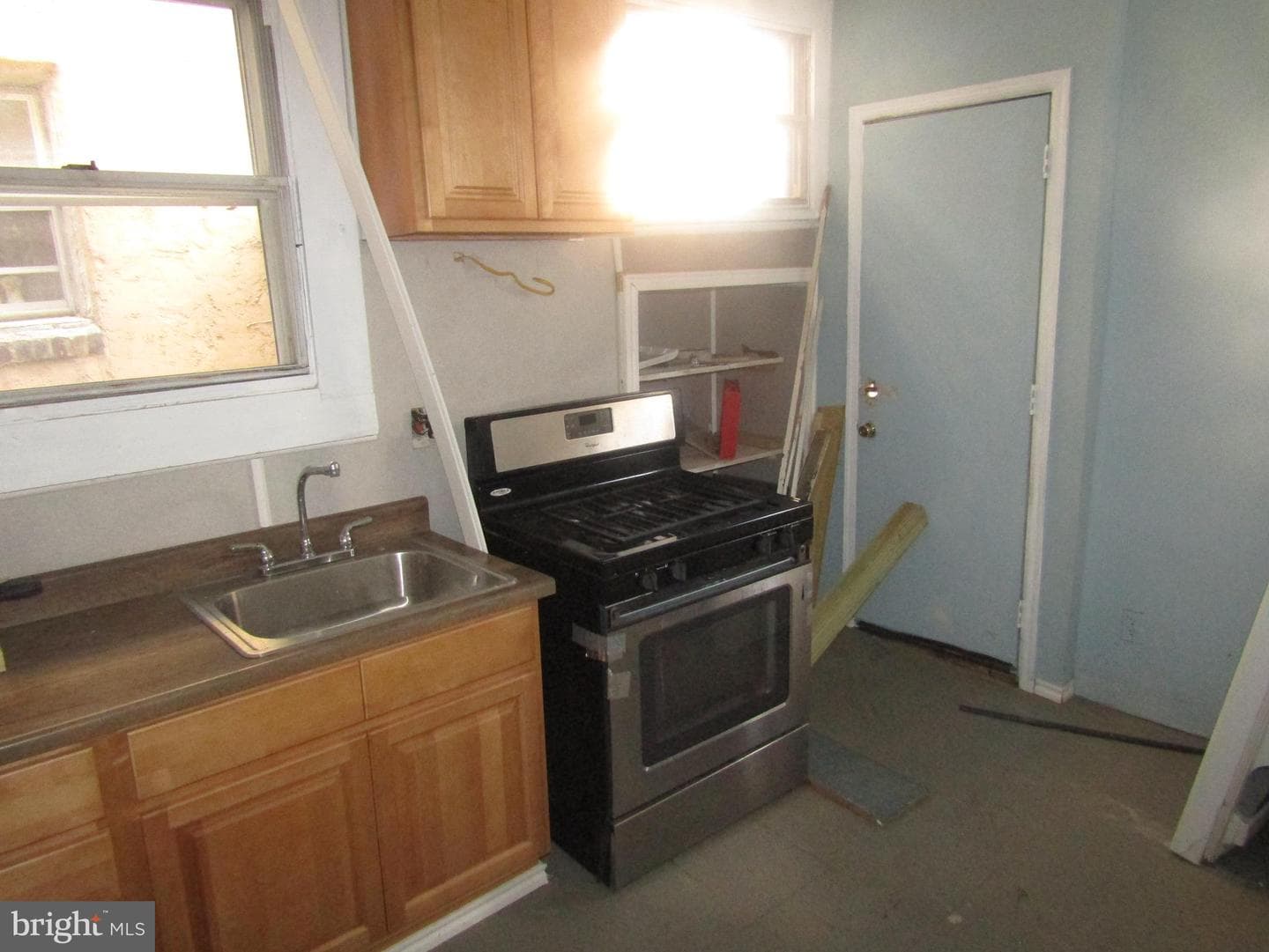 1827 W Rockland Street photo 8