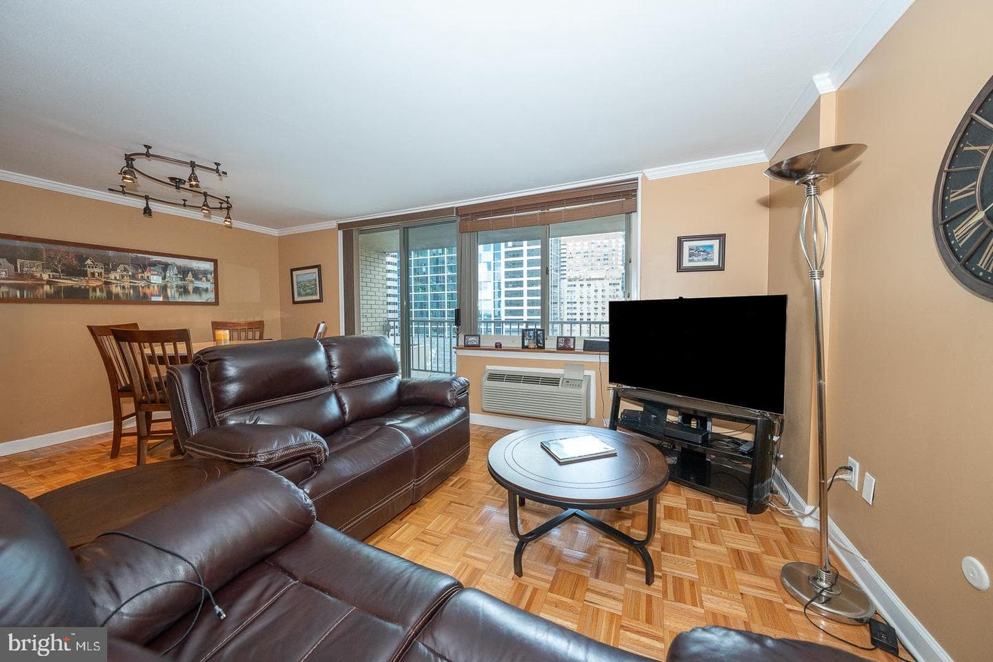 1919 Chestnut Street #1403 photo 2
