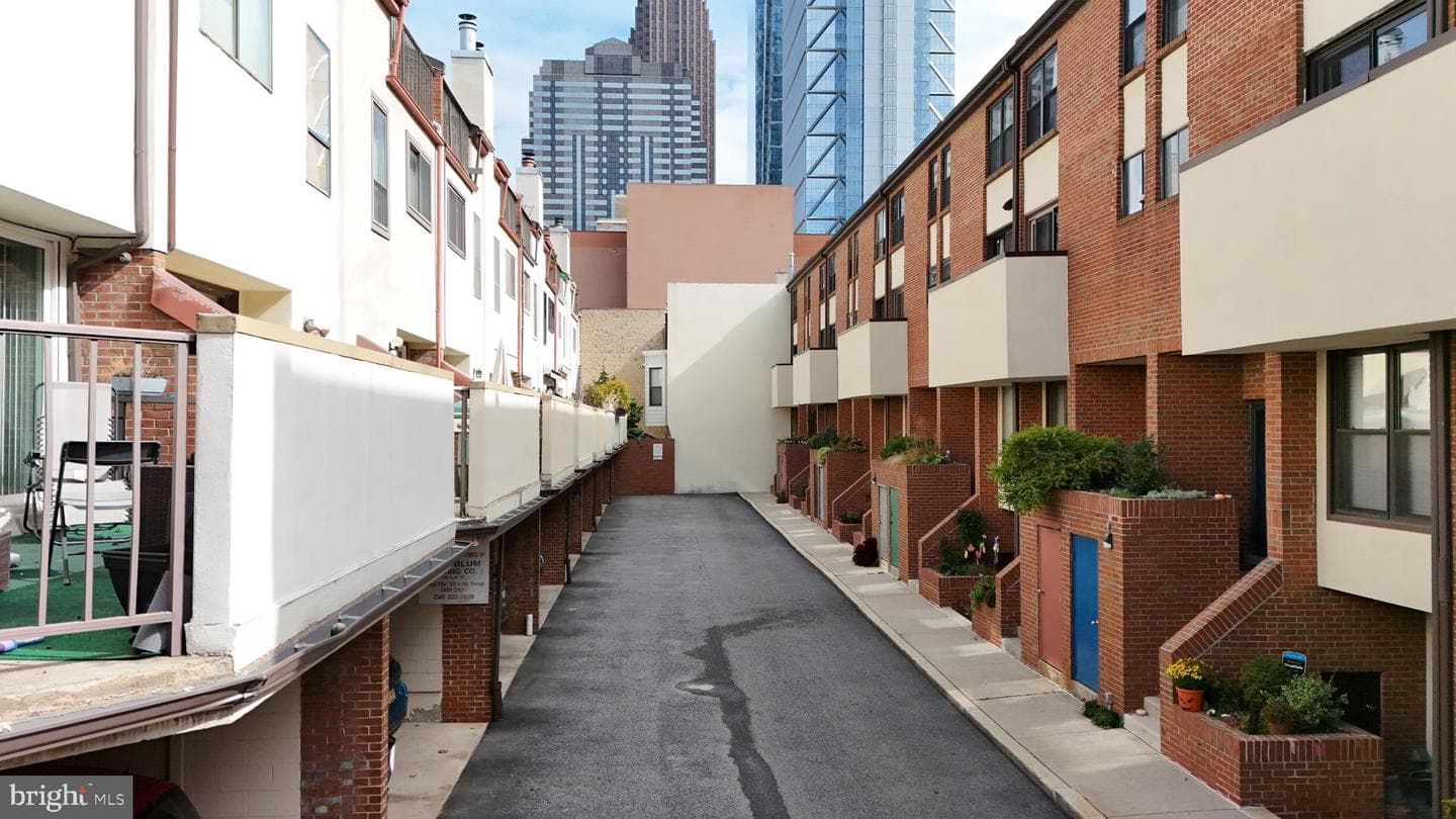 2033 Arch Street #dr5l photo 3