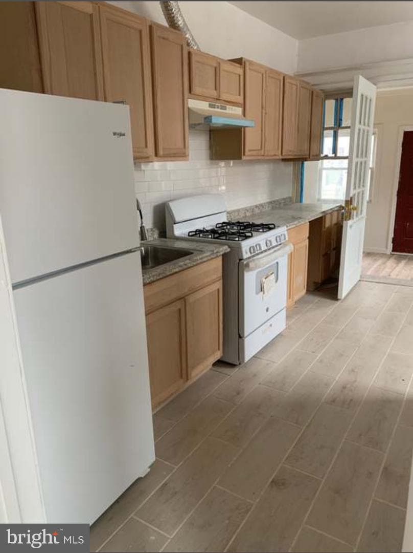 5849 Ludlow Street photo 15