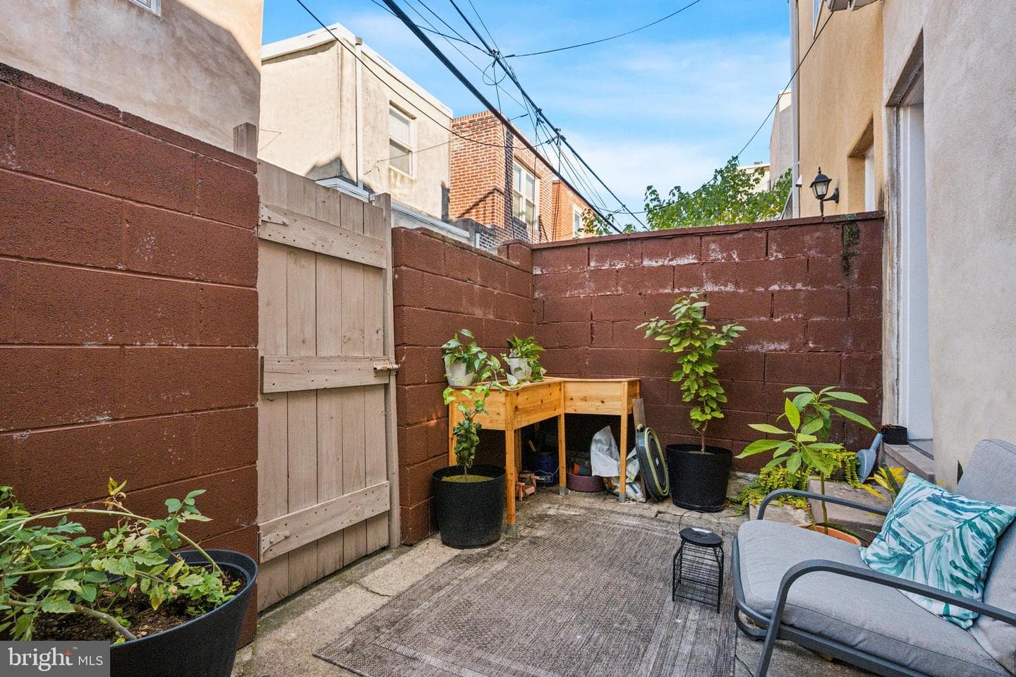 1836 S Hicks Street photo 24