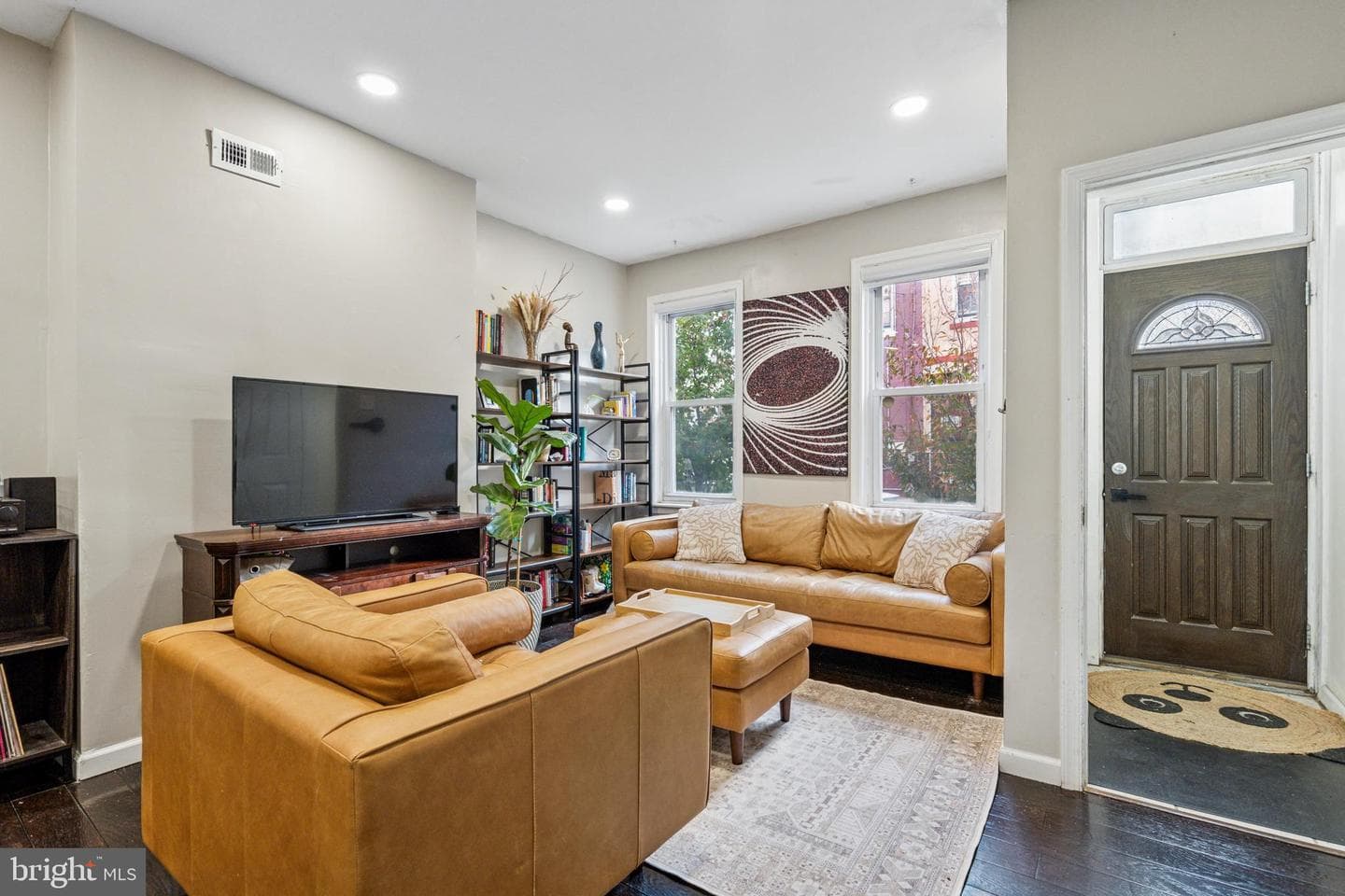 1836 S Hicks Street photo 4