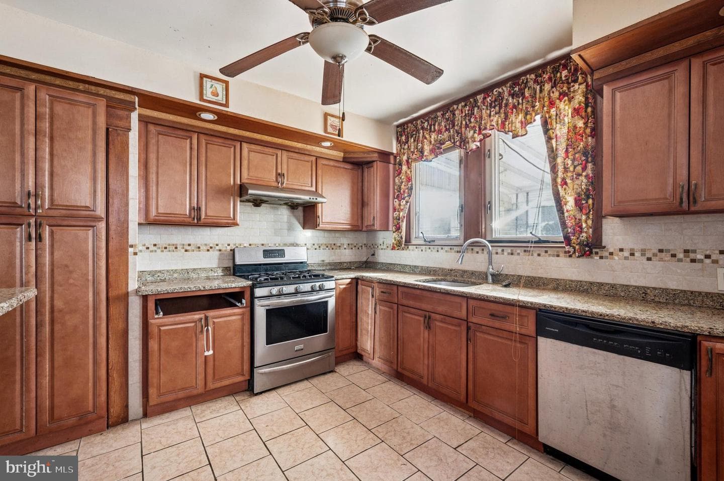 2456 76th Avenue photo 6