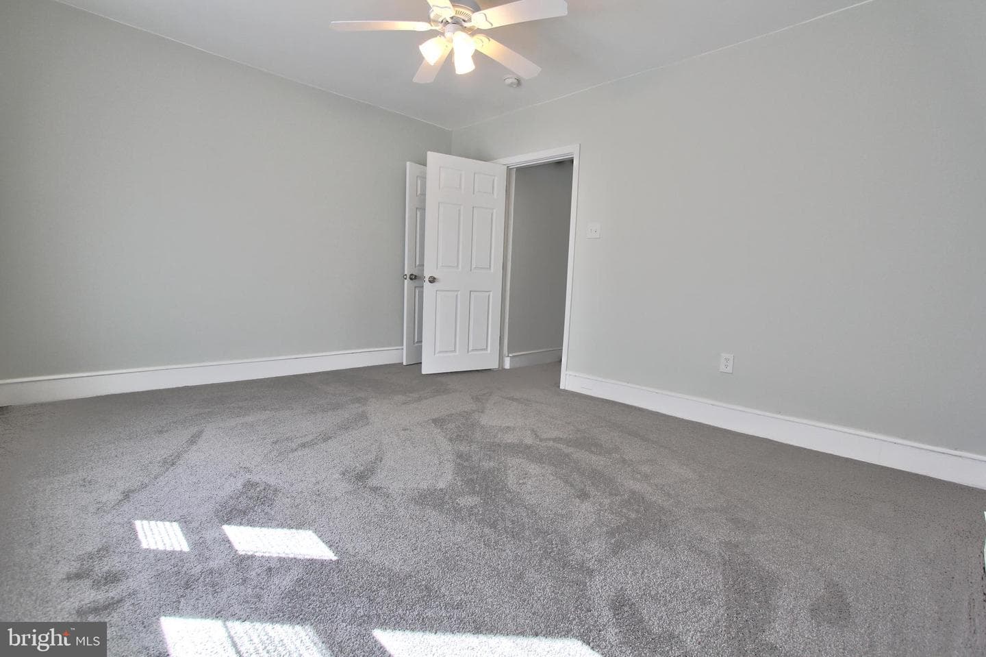 47 W Pomona Street photo 11