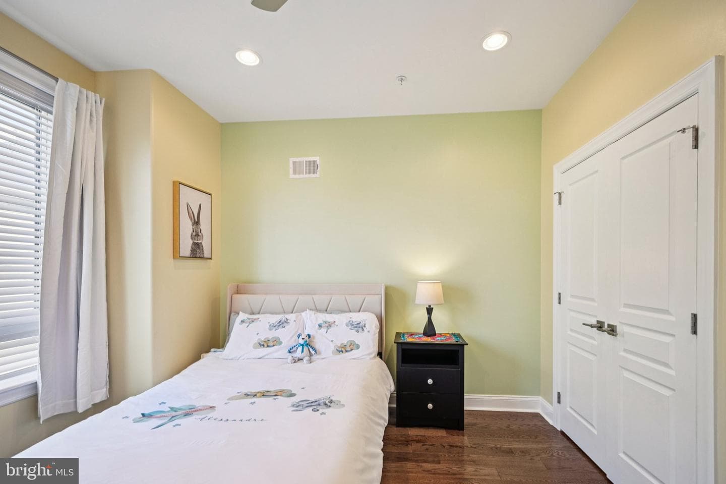 1728 N Lambert Street photo 14