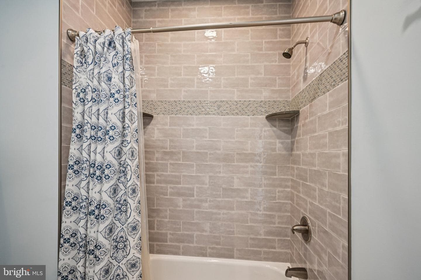 1728 N Lambert Street photo 17