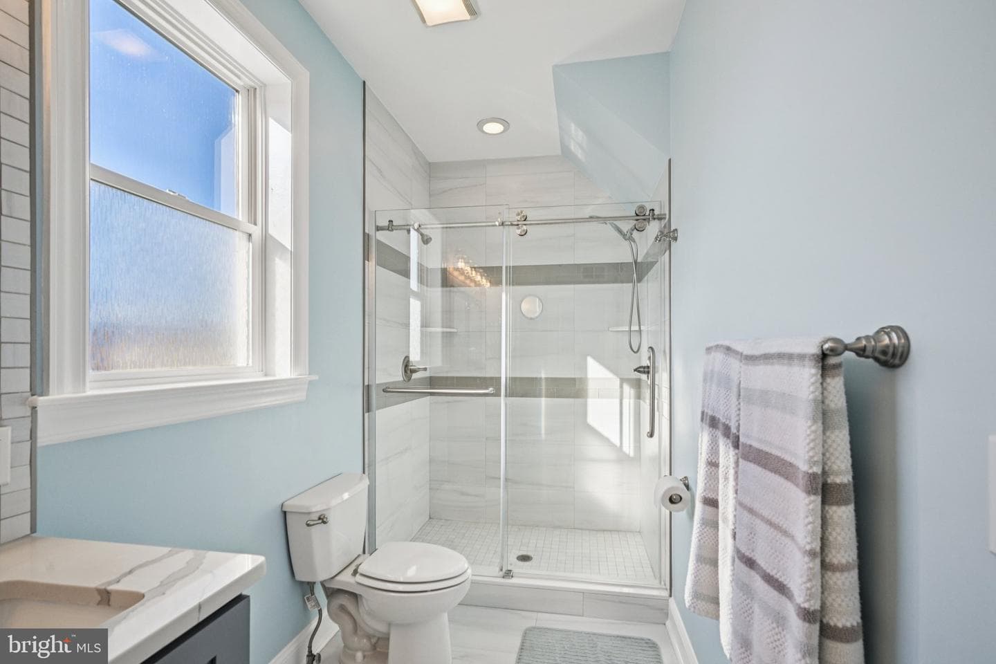 1728 N Lambert Street photo 22