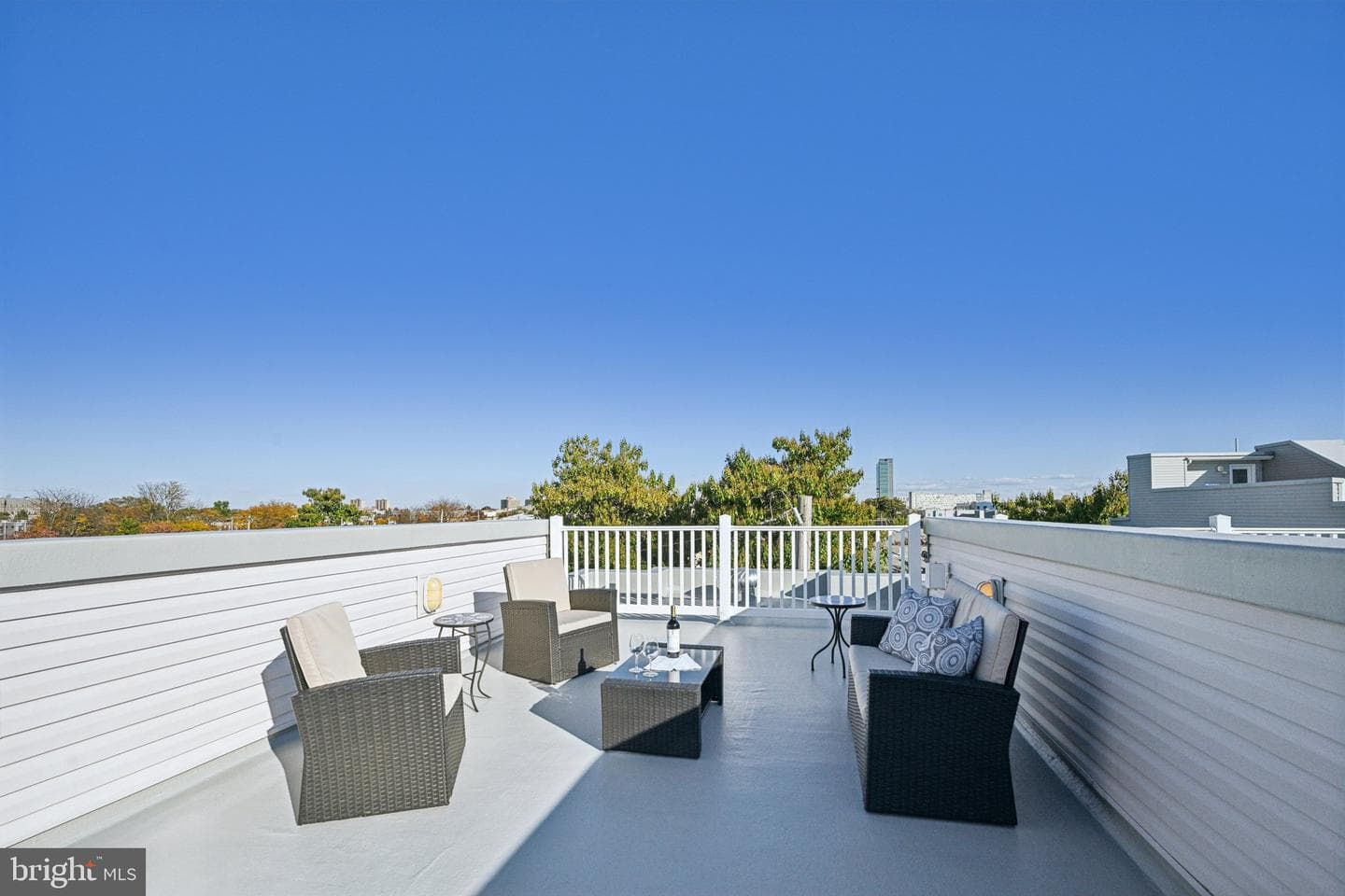 1728 N Lambert Street photo 25