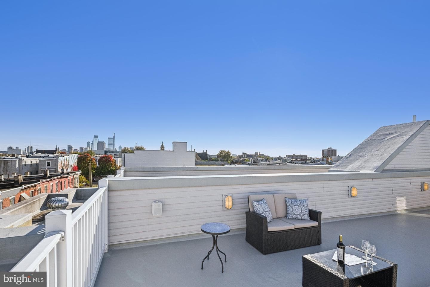 1728 N Lambert Street photo 27