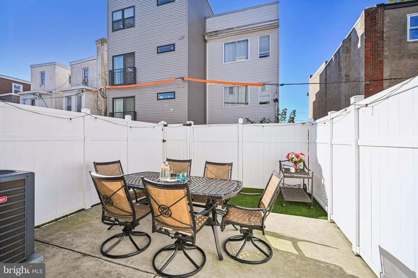 1728 N Lambert Street photo 32