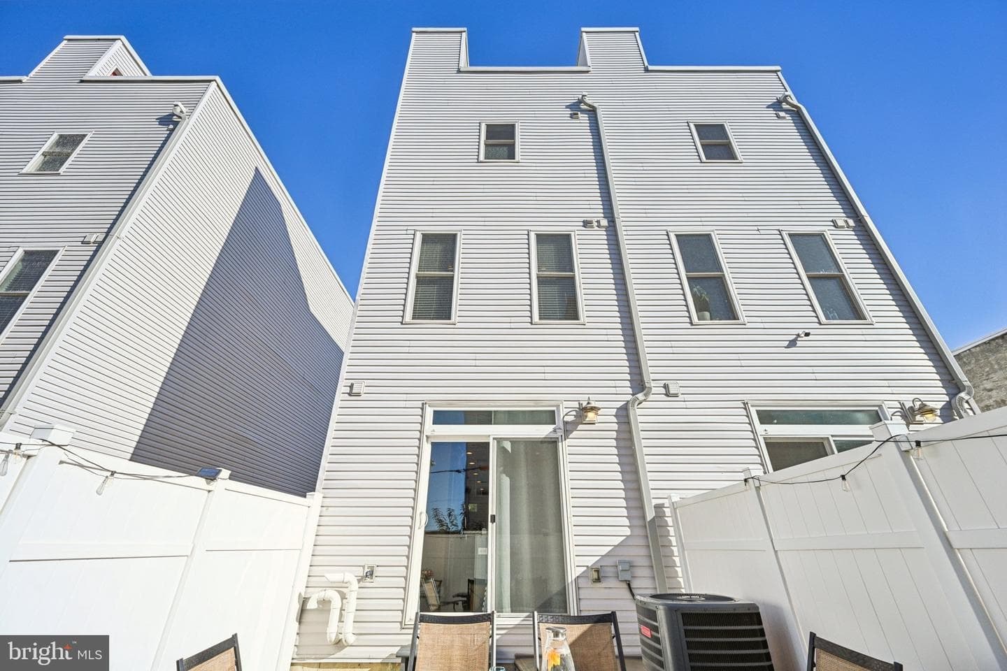 1728 N Lambert Street photo 34