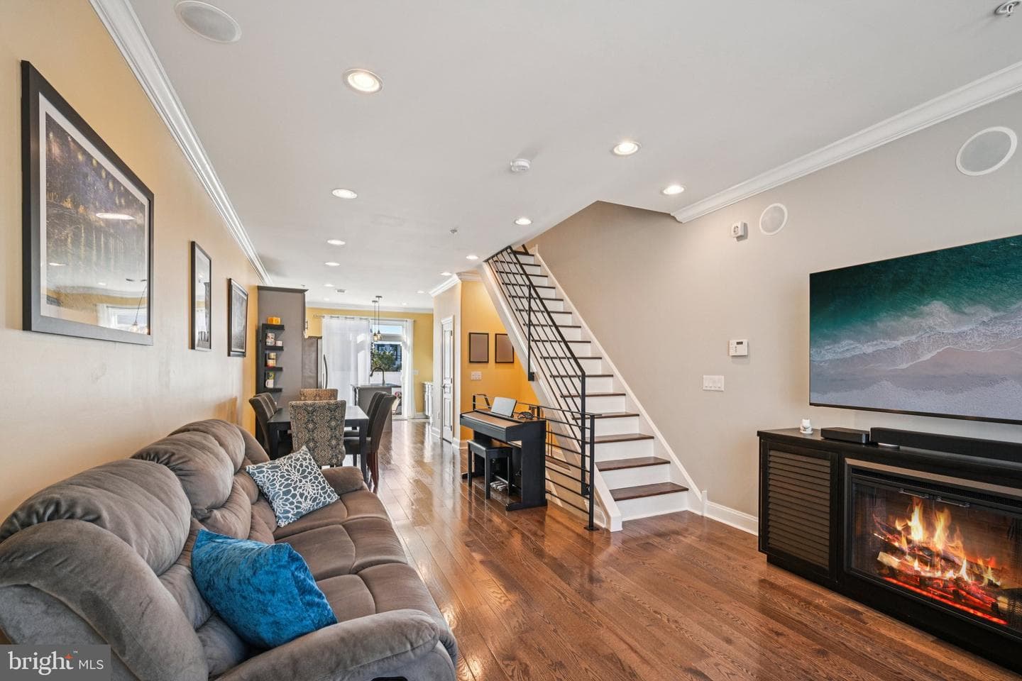 1728 N Lambert Street photo 4