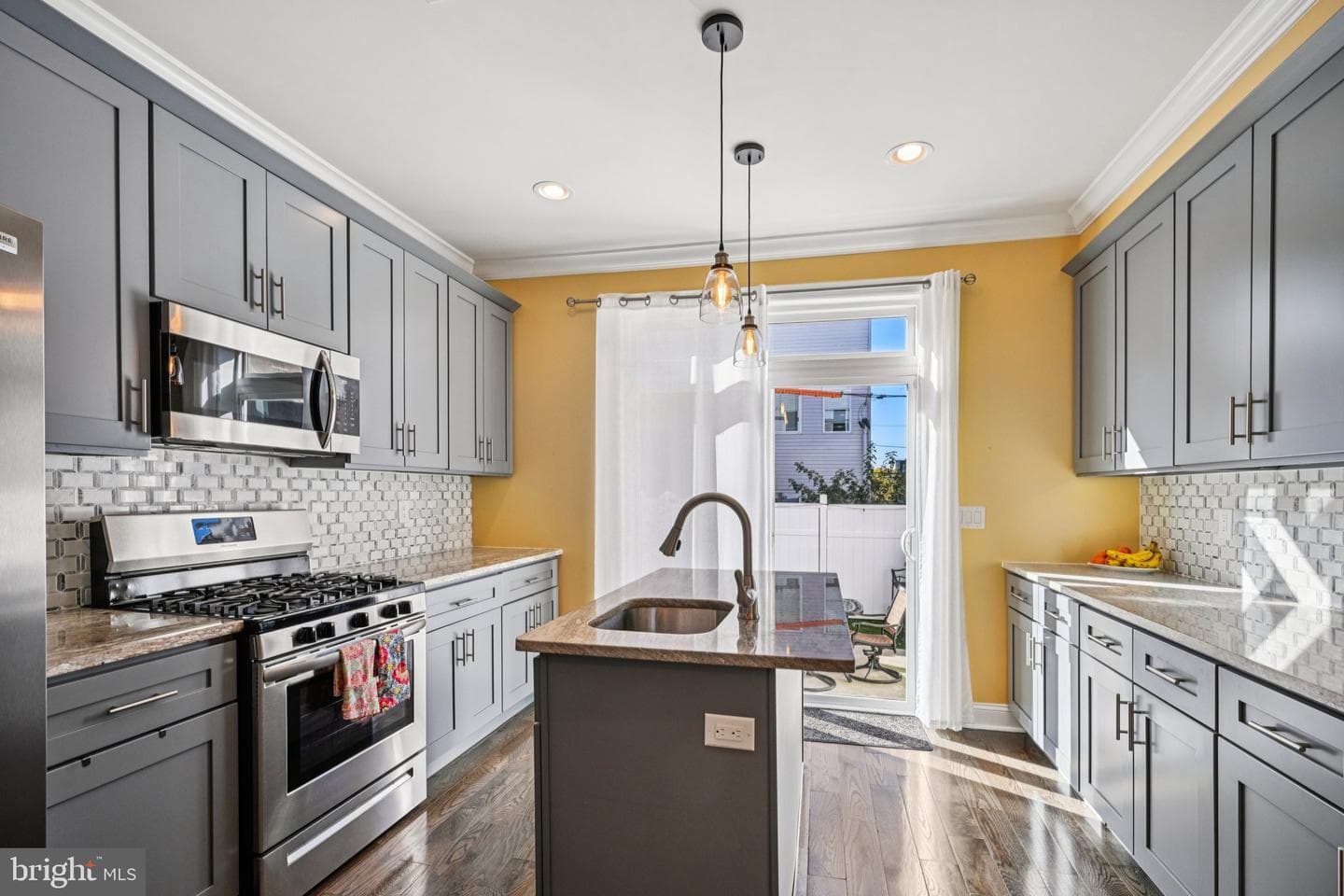 1728 N Lambert Street photo 9