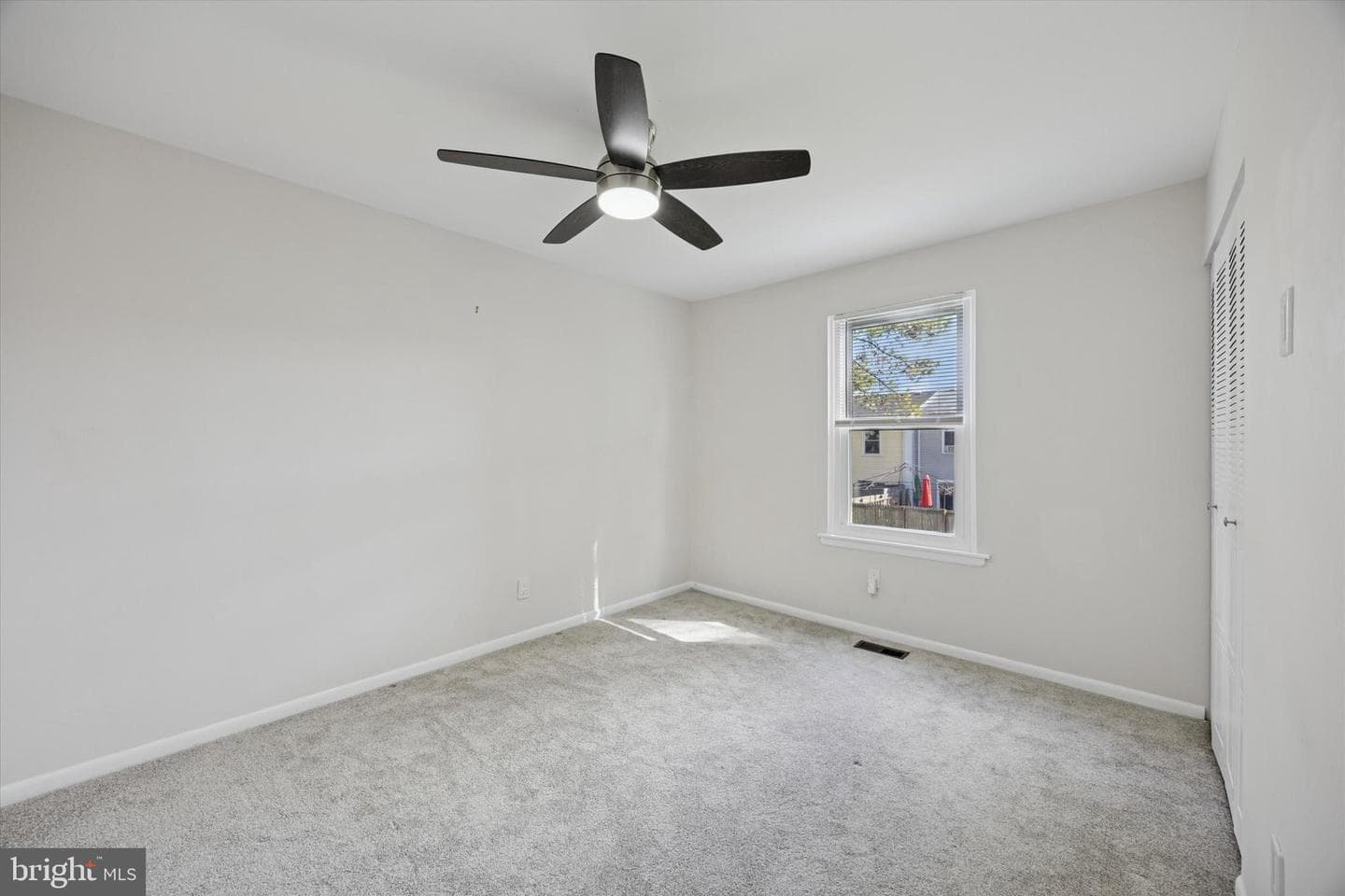 8210 Buist Avenue photo 13