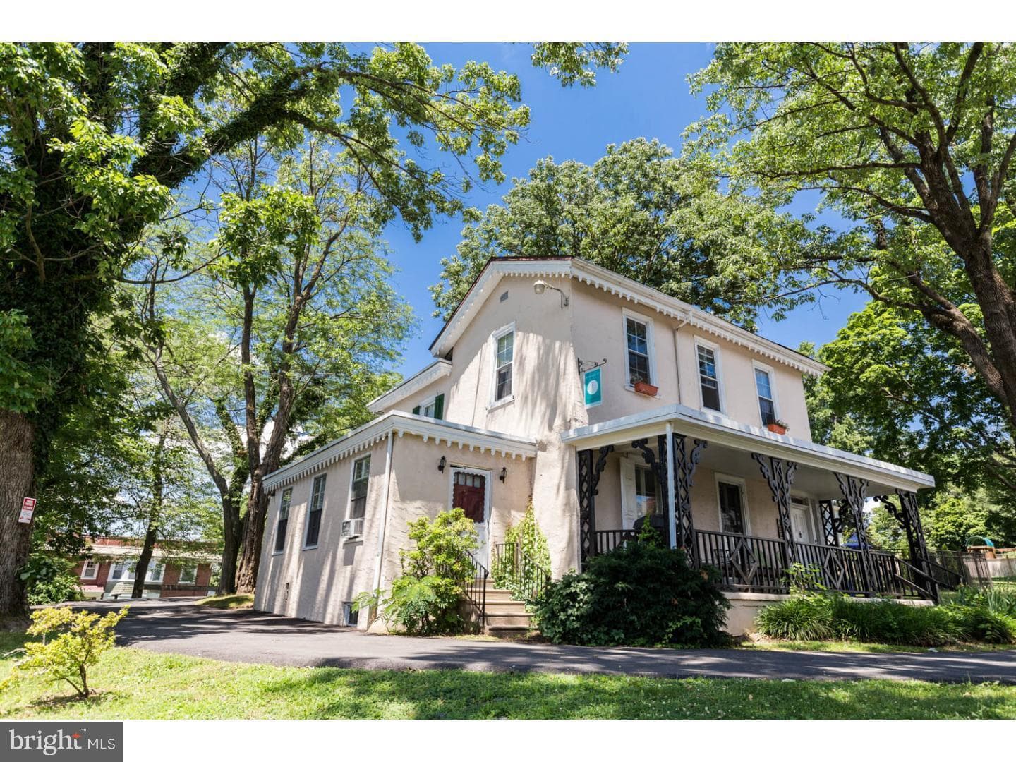 350 Green Lane, Philadelphia