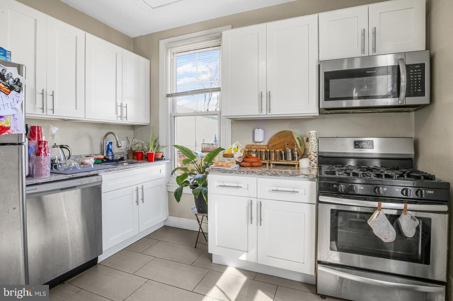 350 Green Lane photo 11