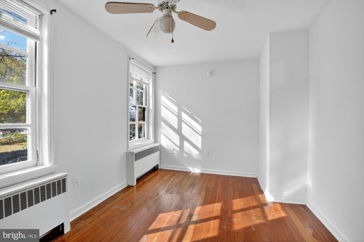 350 Green Lane photo 33