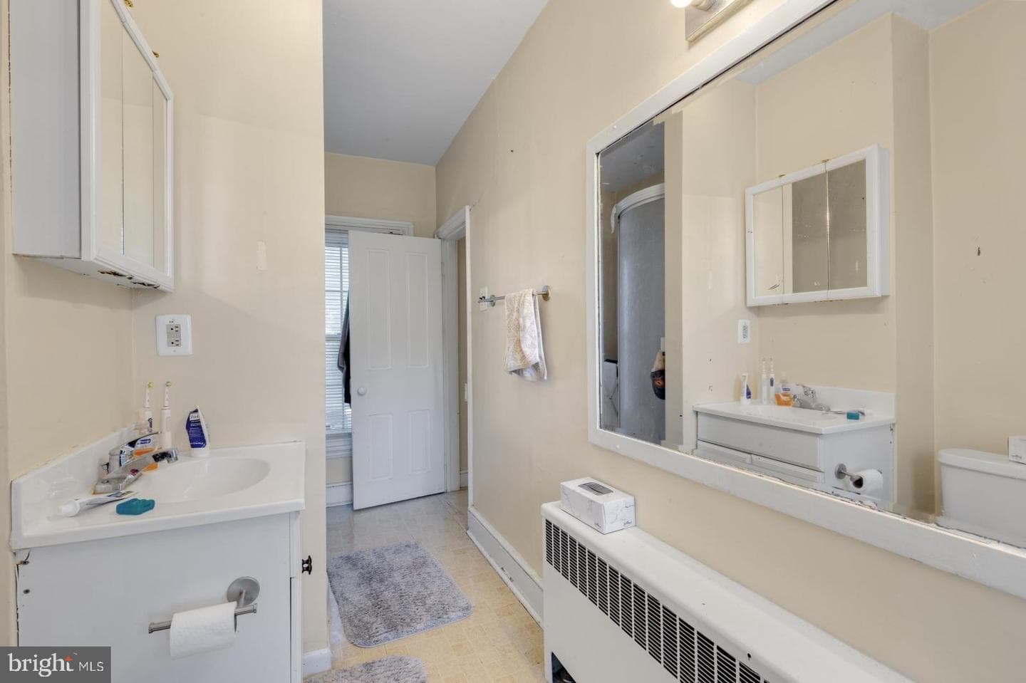 350 Green Lane photo 48