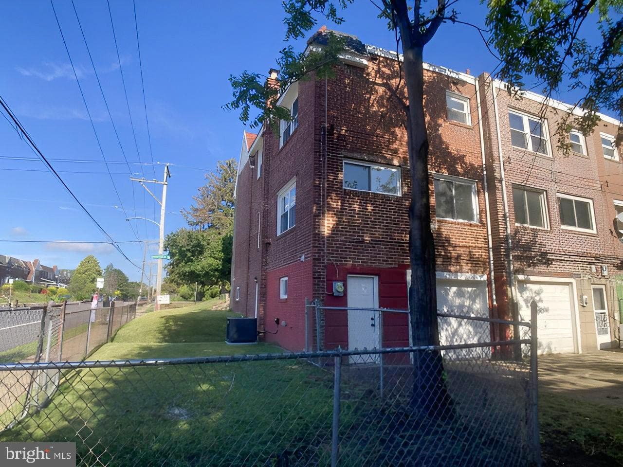 1300 E Sharpnack Street photo 29