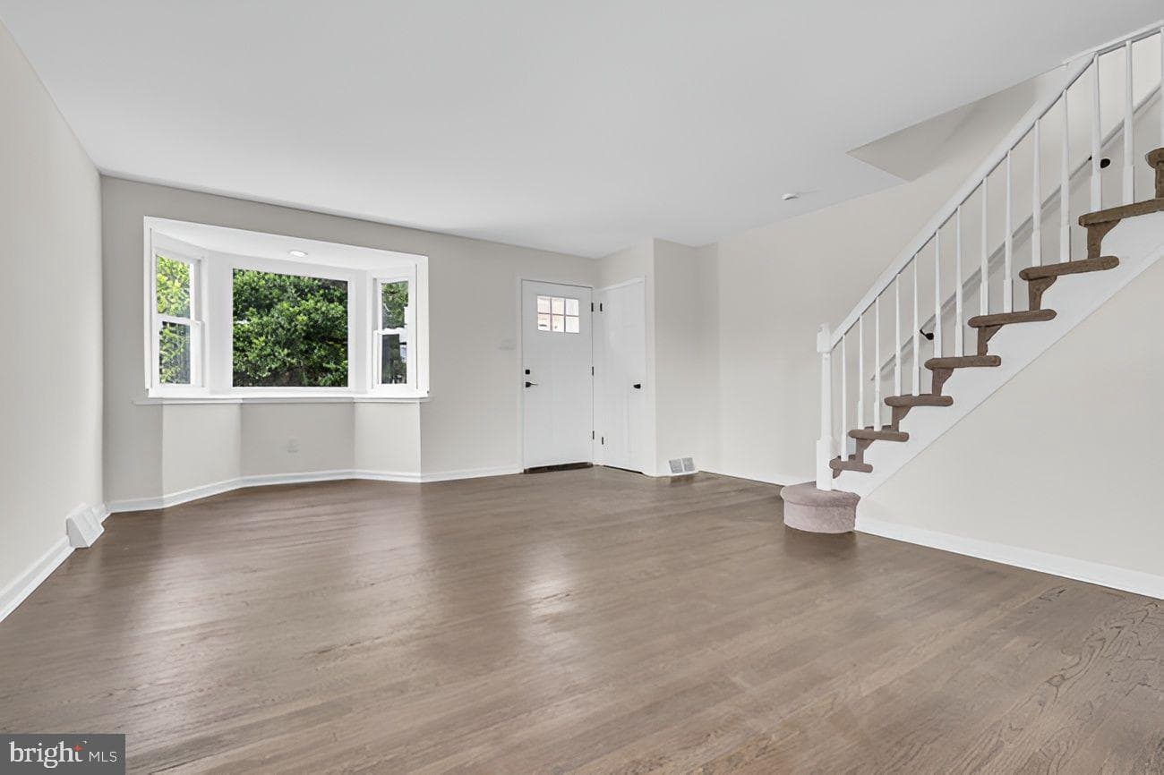 1300 E Sharpnack Street photo 3