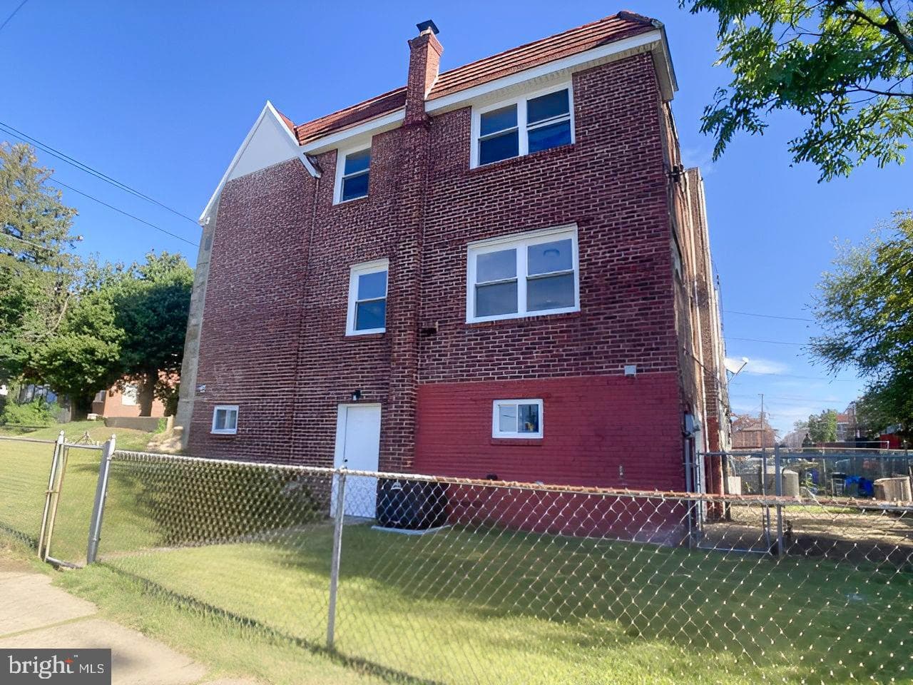 1300 E Sharpnack Street photo 30