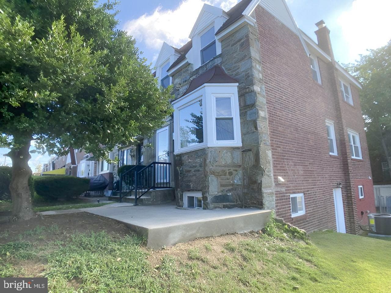 1300 E Sharpnack Street photo 31