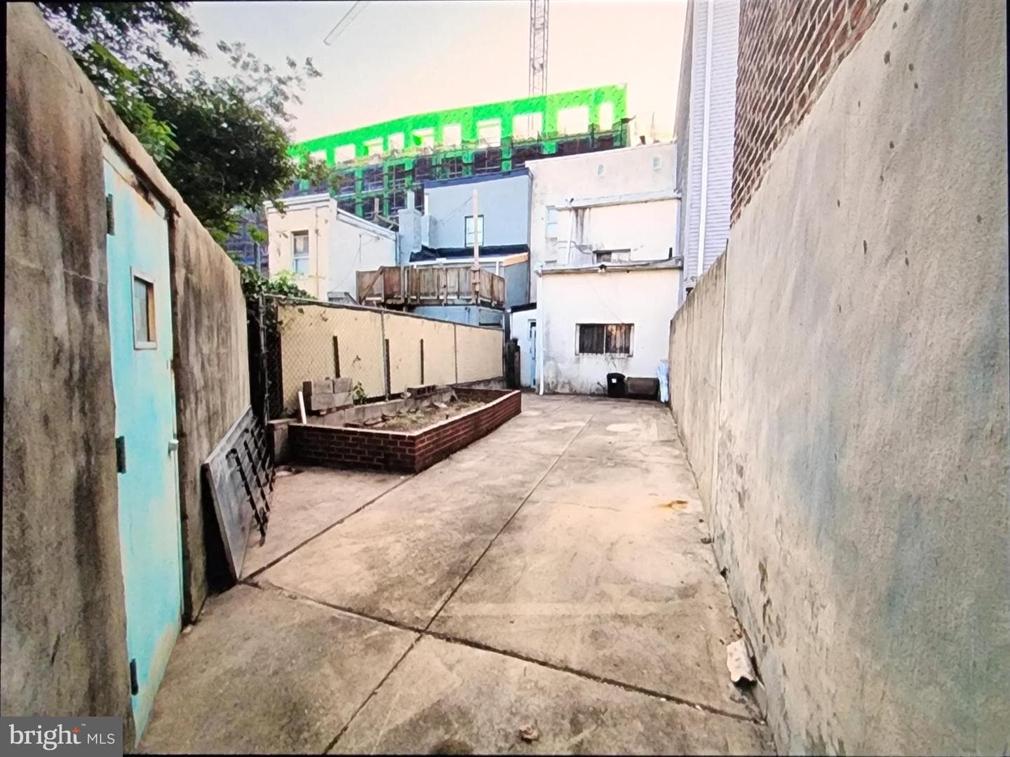 1121 N Hancock Street photo 3